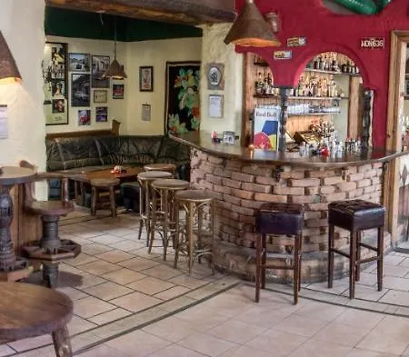 Hostel Cuba Bar & *