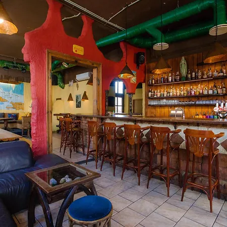 Cuba Bar & *