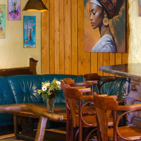 بيت شباب Cuba Bar &