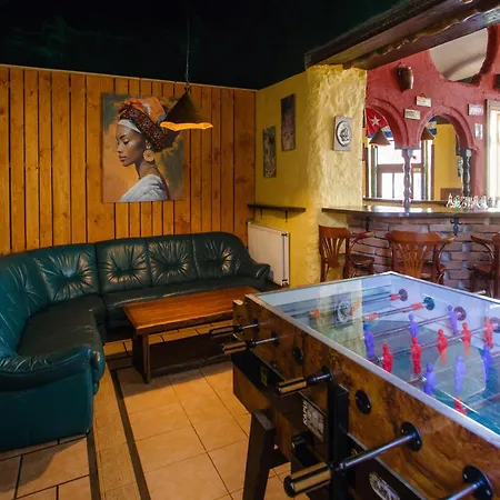 Cuba Bar & Hostel *