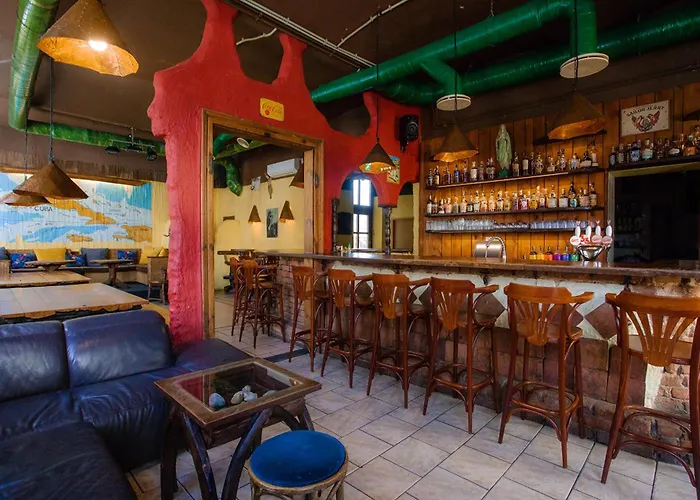 Cuba Bar & *
